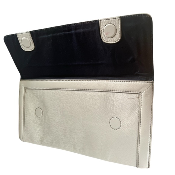 Banana Republic Women's Genuine Leather Handbag Clutch in Bone White. - Picture 2 of 5